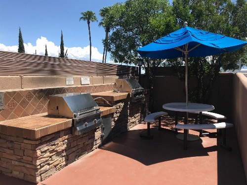 Hilton Vacation Club Varsity Club Tucson image 1